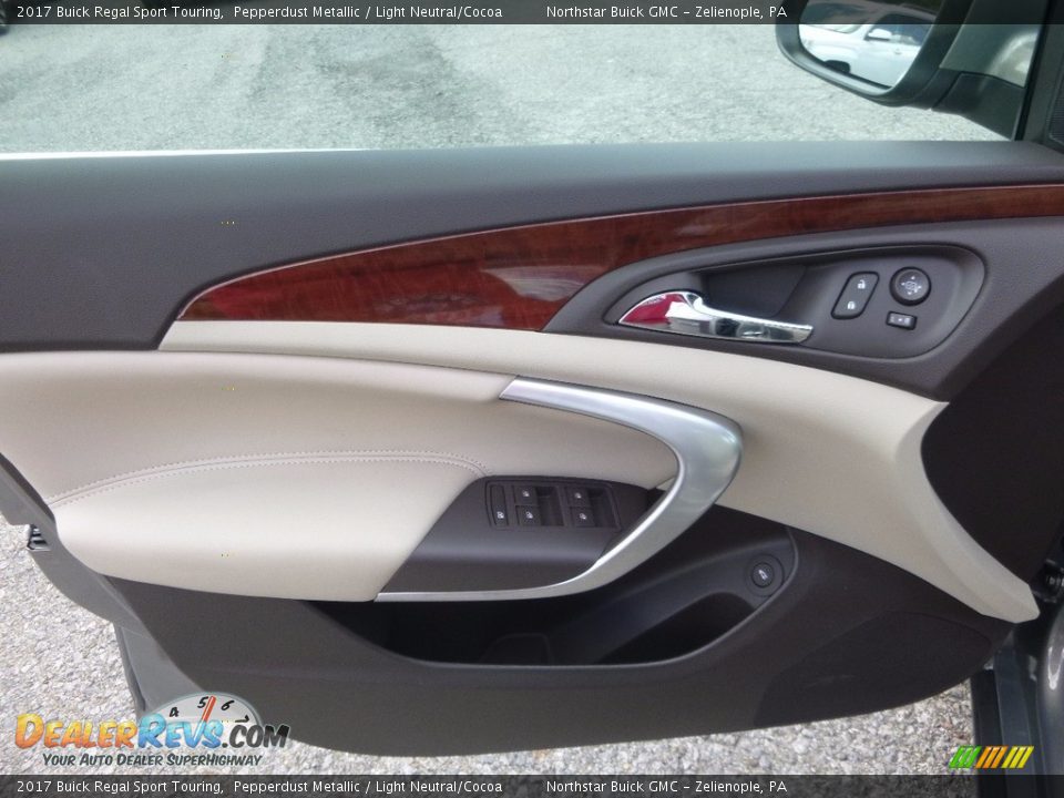 2017 Buick Regal Sport Touring Pepperdust Metallic / Light Neutral/Cocoa Photo #13