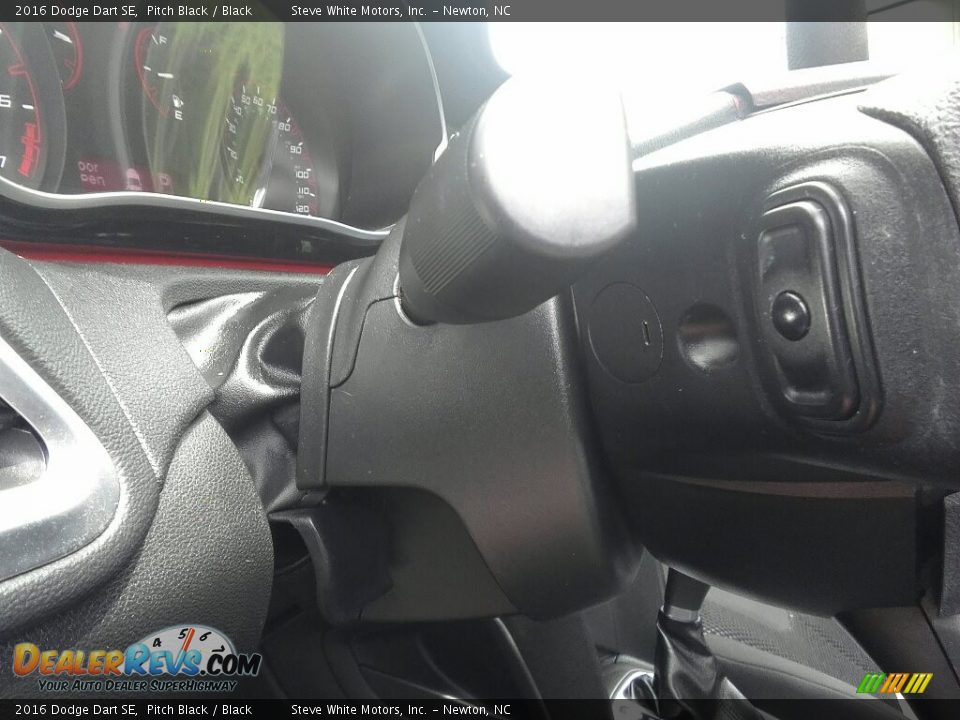 2016 Dodge Dart SE Pitch Black / Black Photo #16