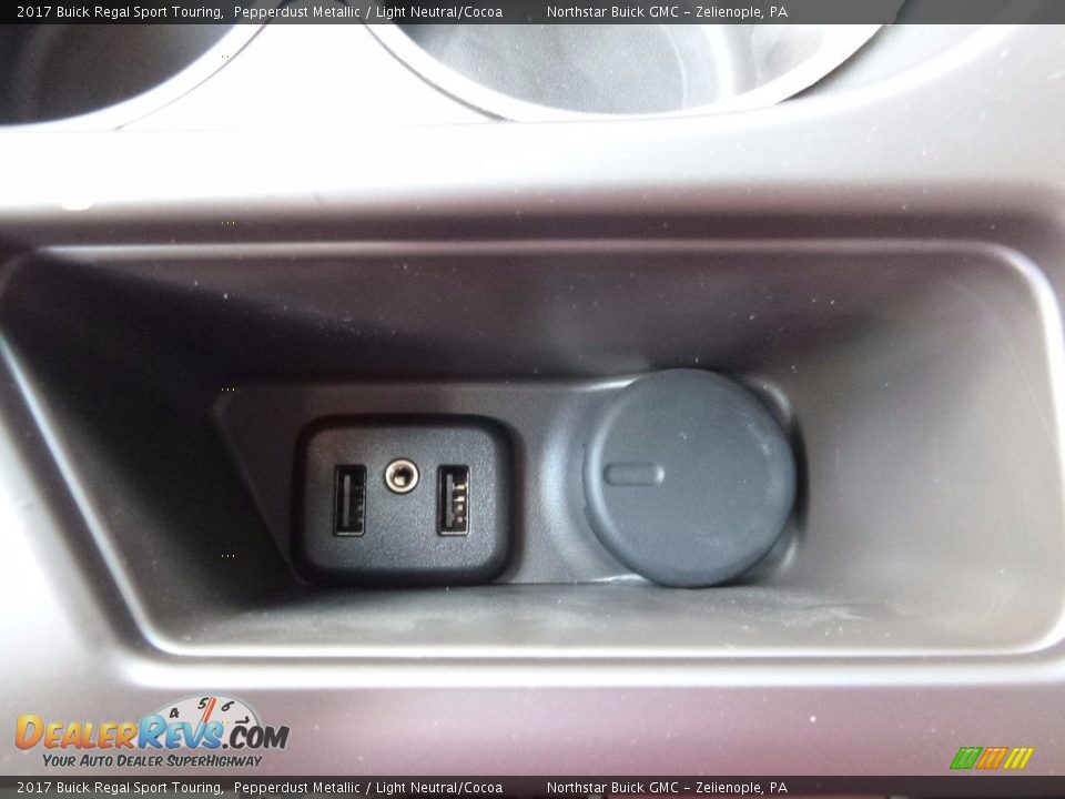 2017 Buick Regal Sport Touring Pepperdust Metallic / Light Neutral/Cocoa Photo #19