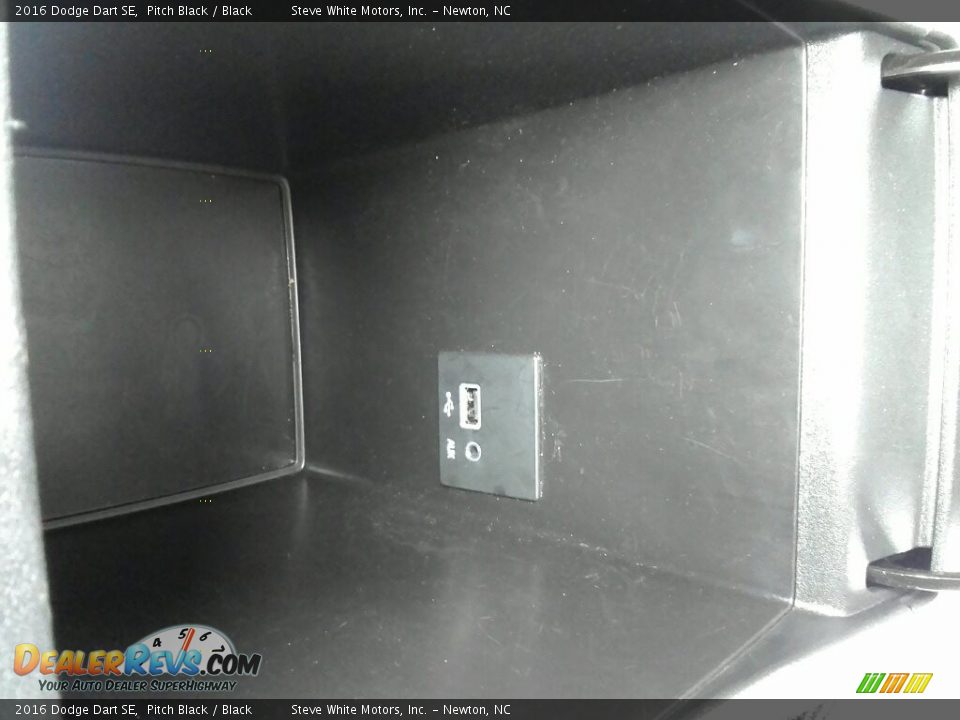 2016 Dodge Dart SE Pitch Black / Black Photo #22