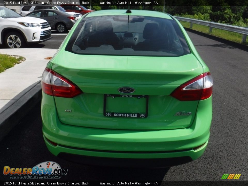 2015 Ford Fiesta SE Sedan Green Envy / Charcoal Black Photo #9