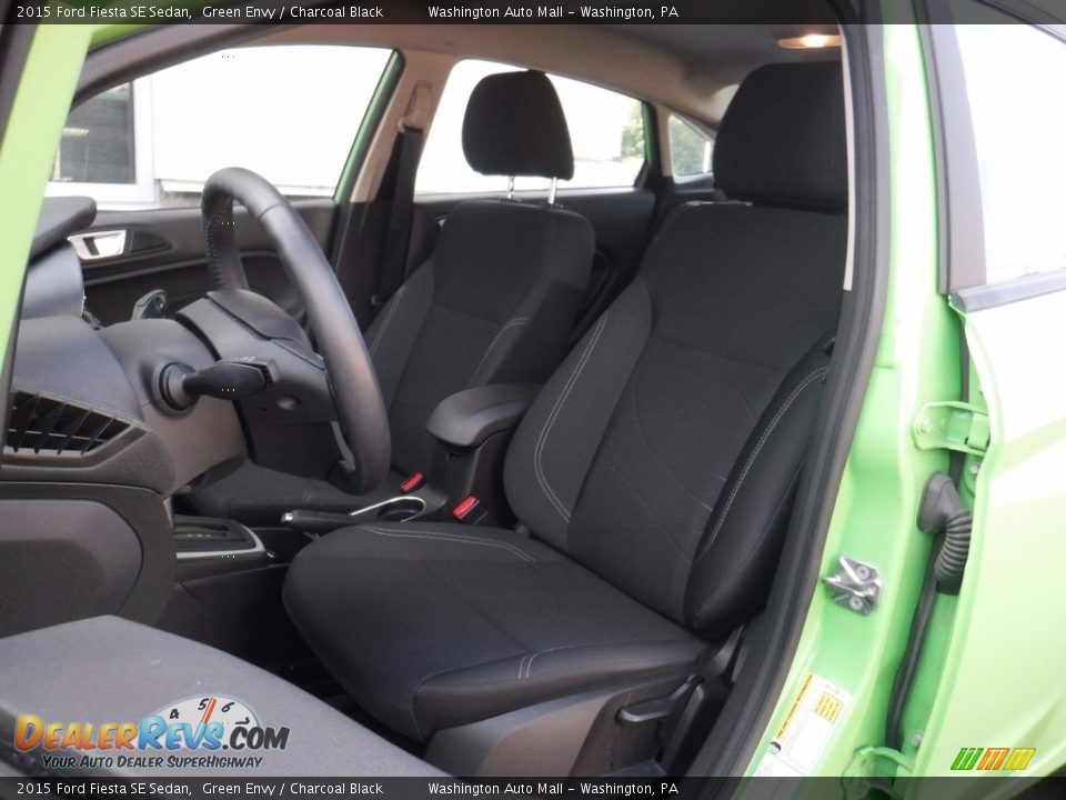 2015 Ford Fiesta SE Sedan Green Envy / Charcoal Black Photo #13