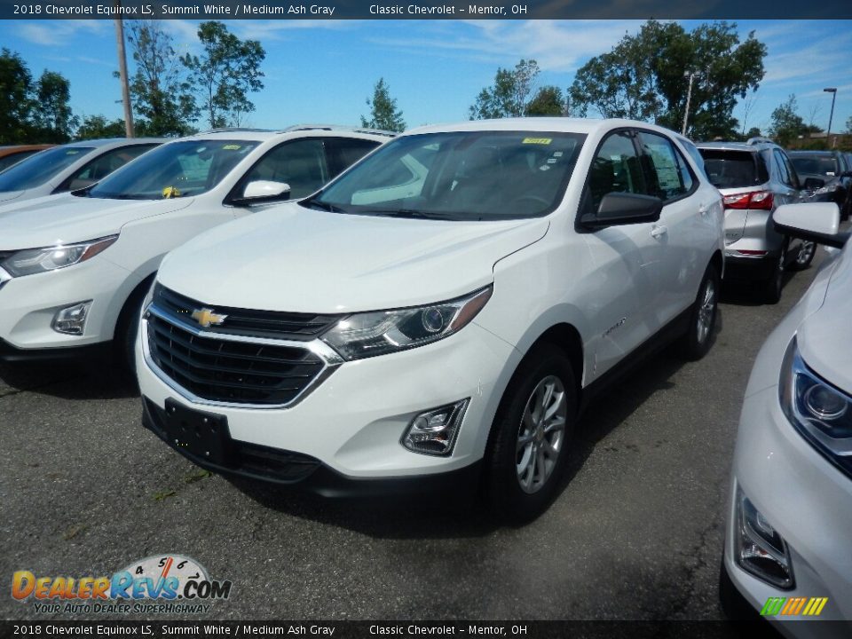 Front 3/4 View of 2018 Chevrolet Equinox LS Photo #1
