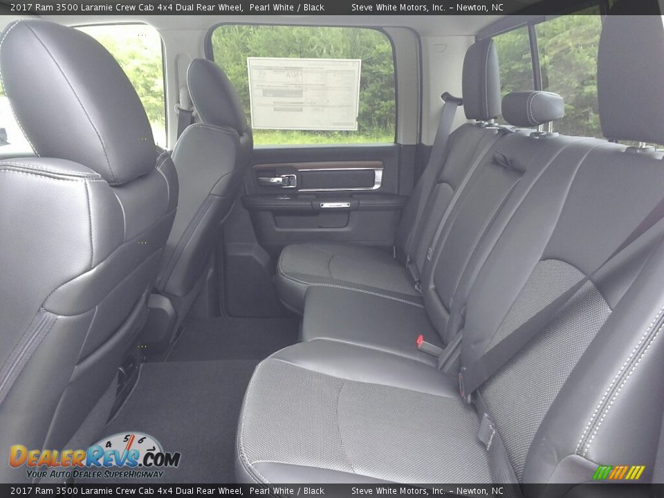 2017 Ram 3500 Laramie Crew Cab 4x4 Dual Rear Wheel Pearl White / Black Photo #13