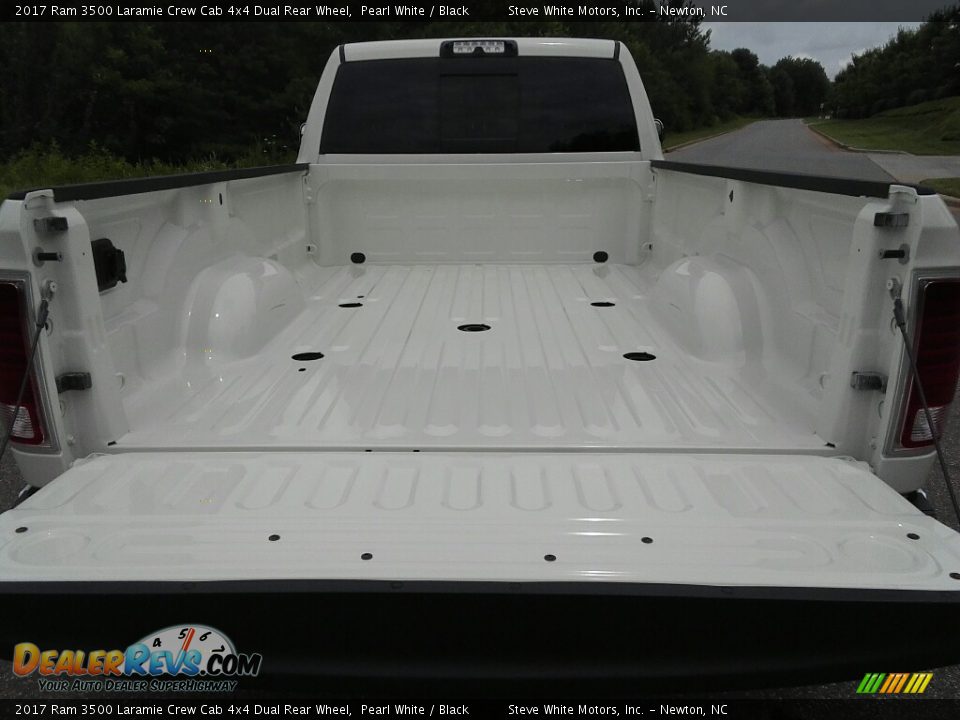 2017 Ram 3500 Laramie Crew Cab 4x4 Dual Rear Wheel Pearl White / Black Photo #14