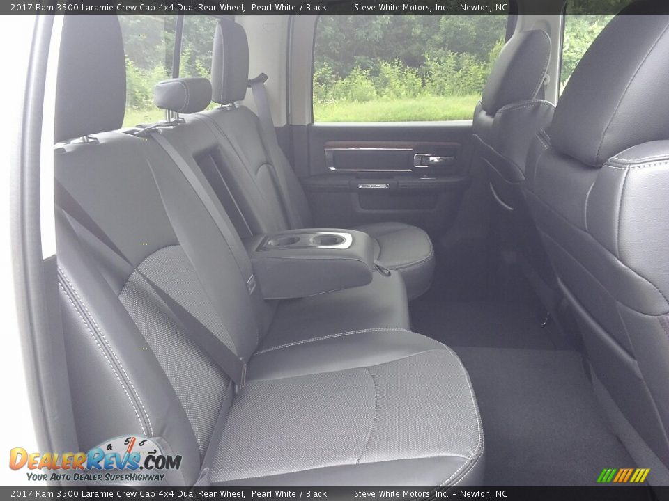 2017 Ram 3500 Laramie Crew Cab 4x4 Dual Rear Wheel Pearl White / Black Photo #15