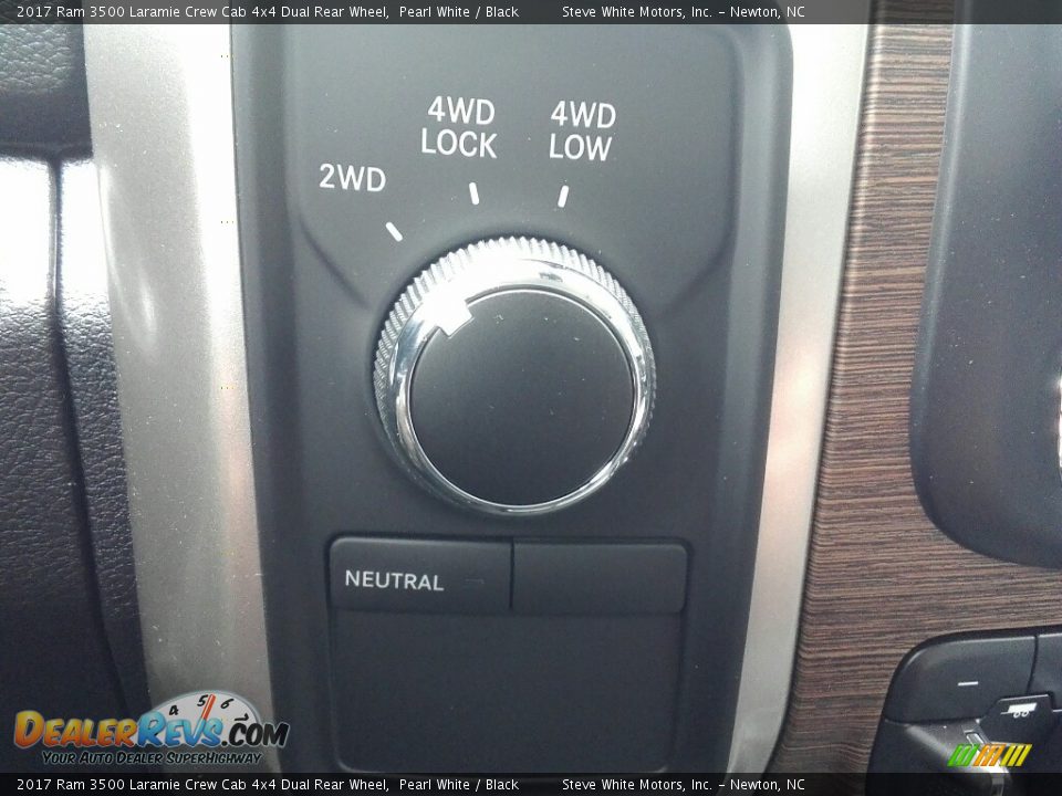 2017 Ram 3500 Laramie Crew Cab 4x4 Dual Rear Wheel Pearl White / Black Photo #29