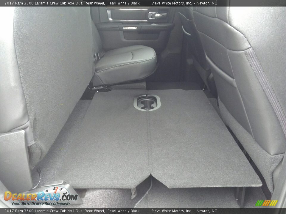 2017 Ram 3500 Laramie Crew Cab 4x4 Dual Rear Wheel Pearl White / Black Photo #35