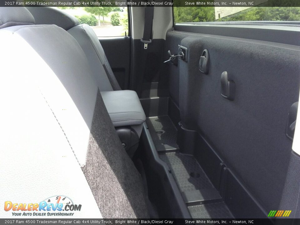 2017 Ram 4500 Tradesman Regular Cab 4x4 Utility Truck Bright White / Black/Diesel Gray Photo #25