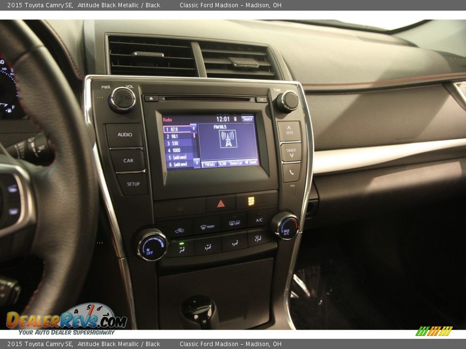 Controls of 2015 Toyota Camry SE Photo #9