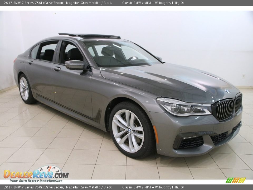 Front 3/4 View of 2017 BMW 7 Series 750i xDrive Sedan Photo #1