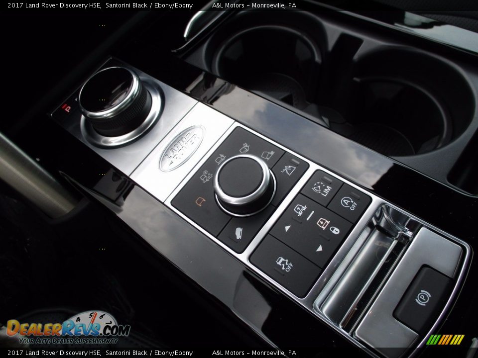 Controls of 2017 Land Rover Discovery HSE Photo #15