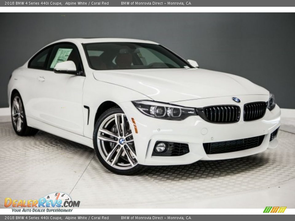 Front 3/4 View of 2018 BMW 4 Series 440i Coupe Photo #12