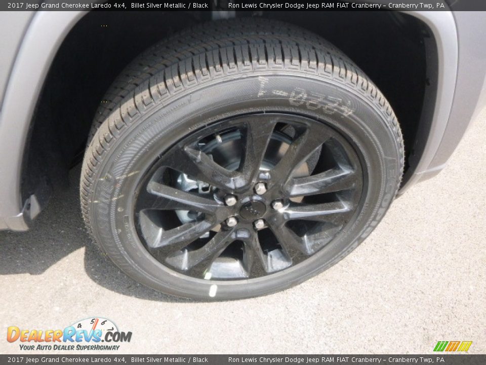2017 Jeep Grand Cherokee Laredo 4x4 Billet Silver Metallic / Black Photo #9