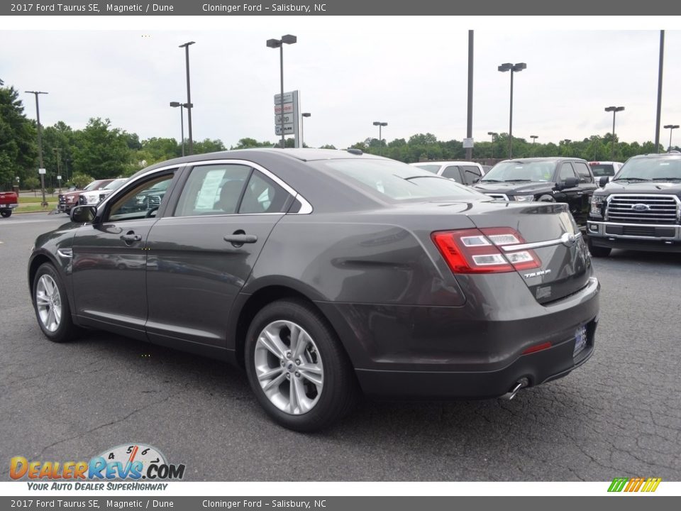 2017 Ford Taurus SE Magnetic / Dune Photo #3