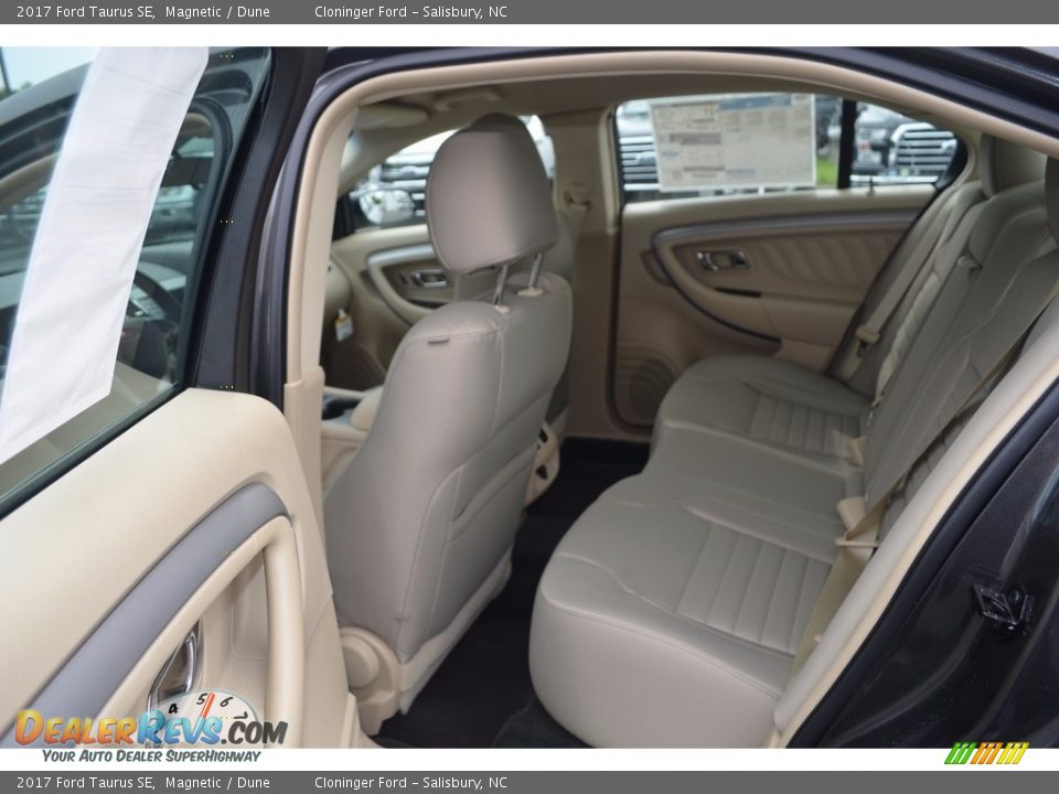 Rear Seat of 2017 Ford Taurus SE Photo #9