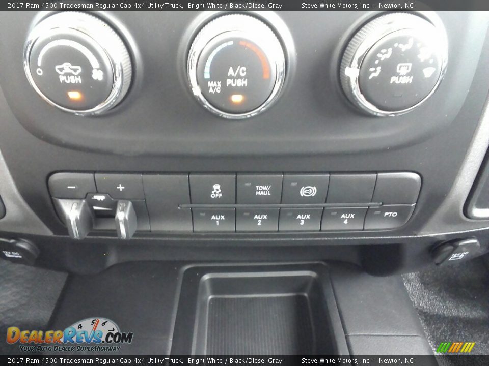 2017 Ram 4500 Tradesman Regular Cab 4x4 Utility Truck Bright White / Black/Diesel Gray Photo #18