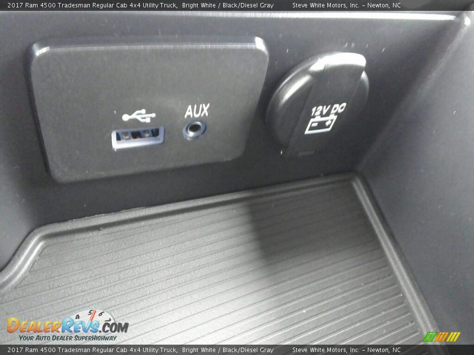 2017 Ram 4500 Tradesman Regular Cab 4x4 Utility Truck Bright White / Black/Diesel Gray Photo #20