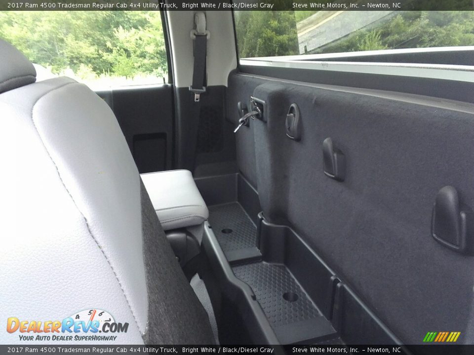 2017 Ram 4500 Tradesman Regular Cab 4x4 Utility Truck Bright White / Black/Diesel Gray Photo #23