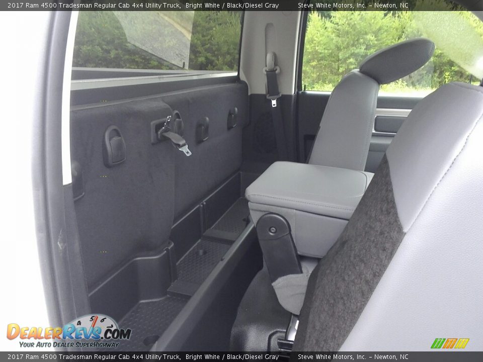 2017 Ram 4500 Tradesman Regular Cab 4x4 Utility Truck Bright White / Black/Diesel Gray Photo #24