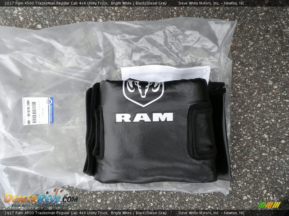 2017 Ram 4500 Tradesman Regular Cab 4x4 Utility Truck Bright White / Black/Diesel Gray Photo #26