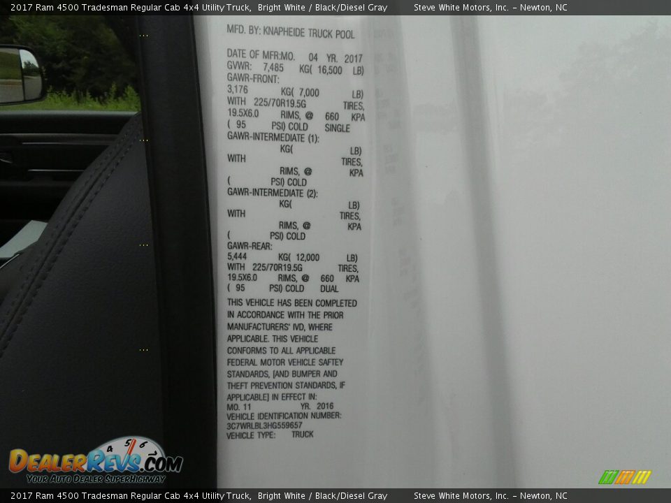2017 Ram 4500 Tradesman Regular Cab 4x4 Utility Truck Bright White / Black/Diesel Gray Photo #28