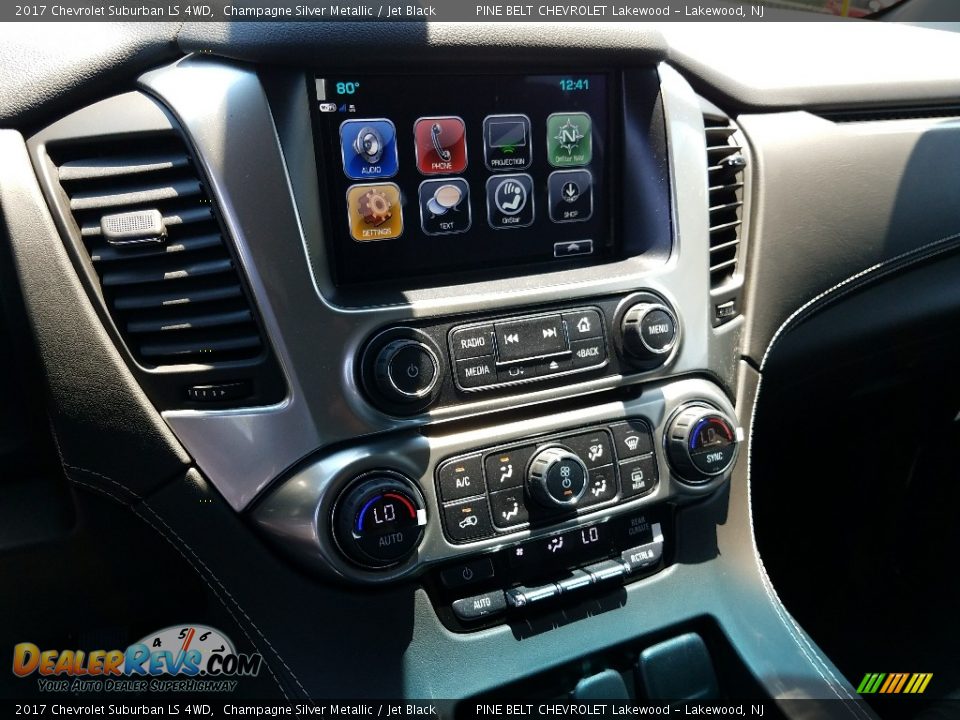 2017 Chevrolet Suburban LS 4WD Champagne Silver Metallic / Jet Black Photo #10