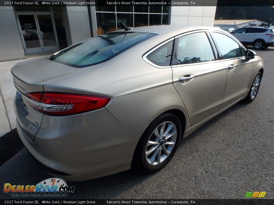 2017 Ford Fusion SE White Gold / Medium Light Stone Photo #2