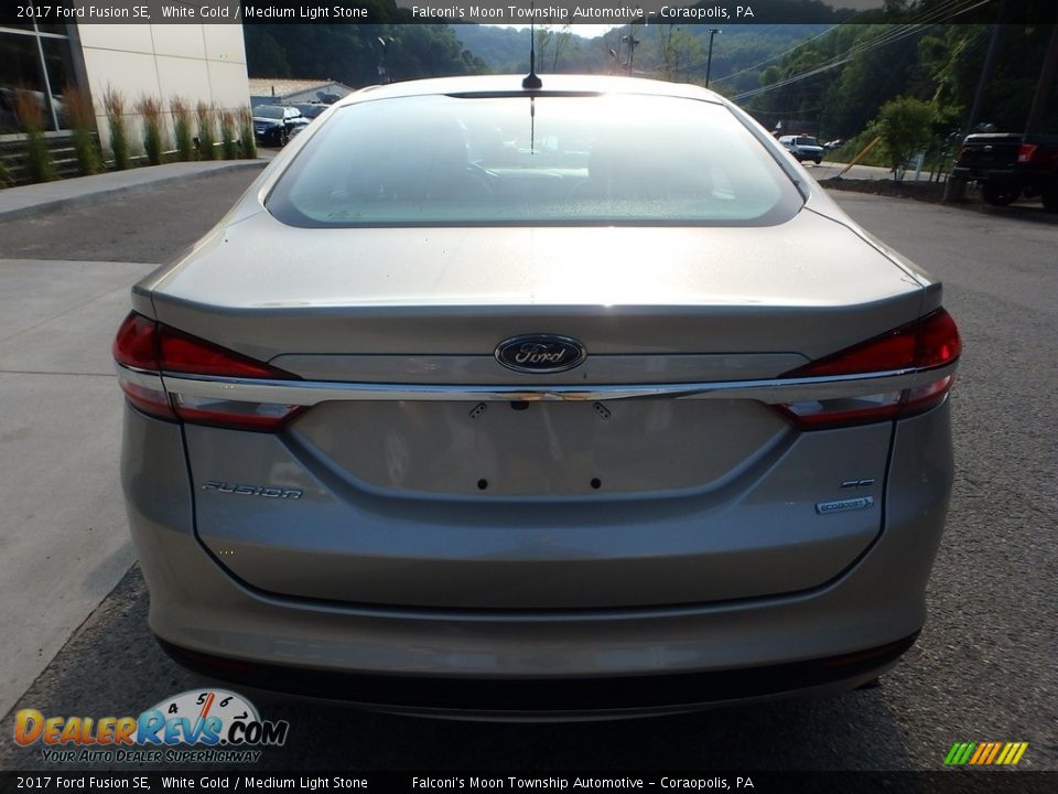 2017 Ford Fusion SE White Gold / Medium Light Stone Photo #3