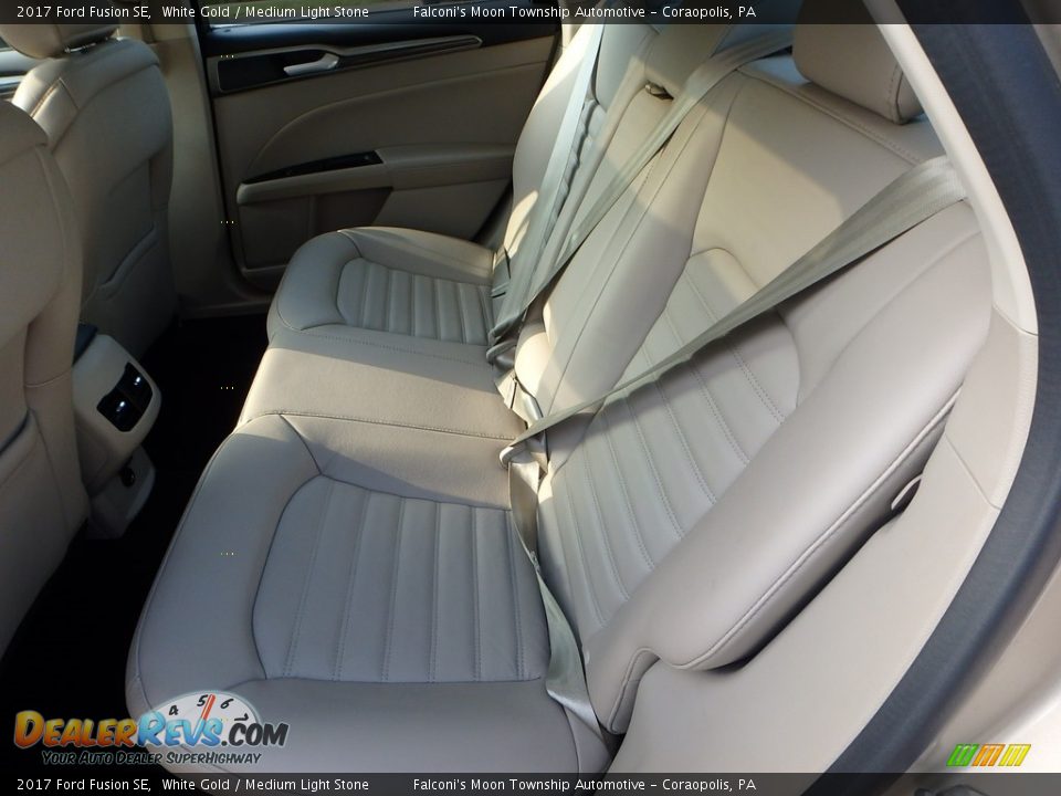 2017 Ford Fusion SE White Gold / Medium Light Stone Photo #17