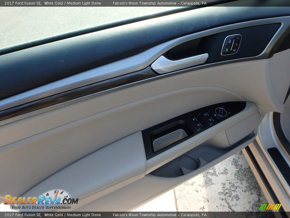 2017 Ford Fusion SE White Gold / Medium Light Stone Photo #19