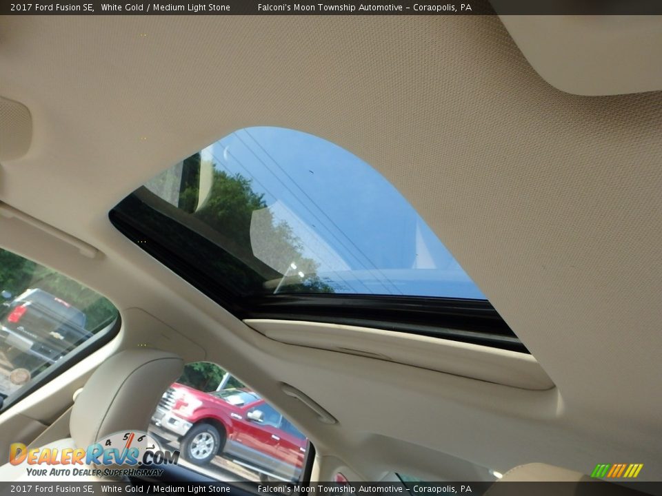 2017 Ford Fusion SE White Gold / Medium Light Stone Photo #21