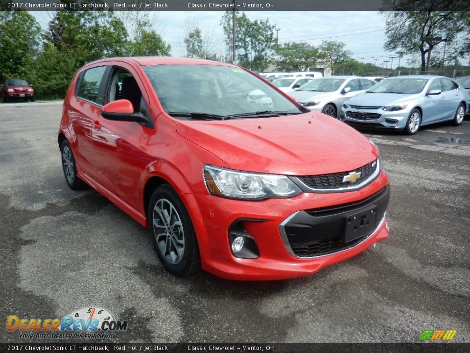 Front 3/4 View of 2017 Chevrolet Sonic LT Hatchback Photo #3
