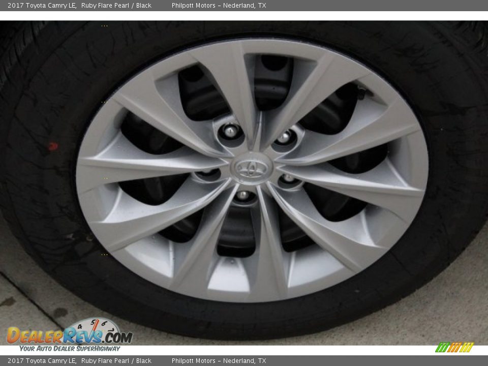 2017 Toyota Camry LE Ruby Flare Pearl / Black Photo #4