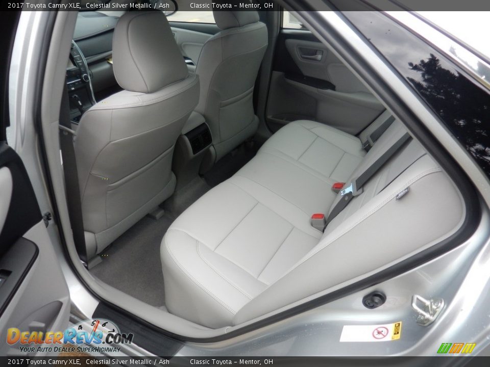 2017 Toyota Camry XLE Celestial Silver Metallic / Ash Photo #5