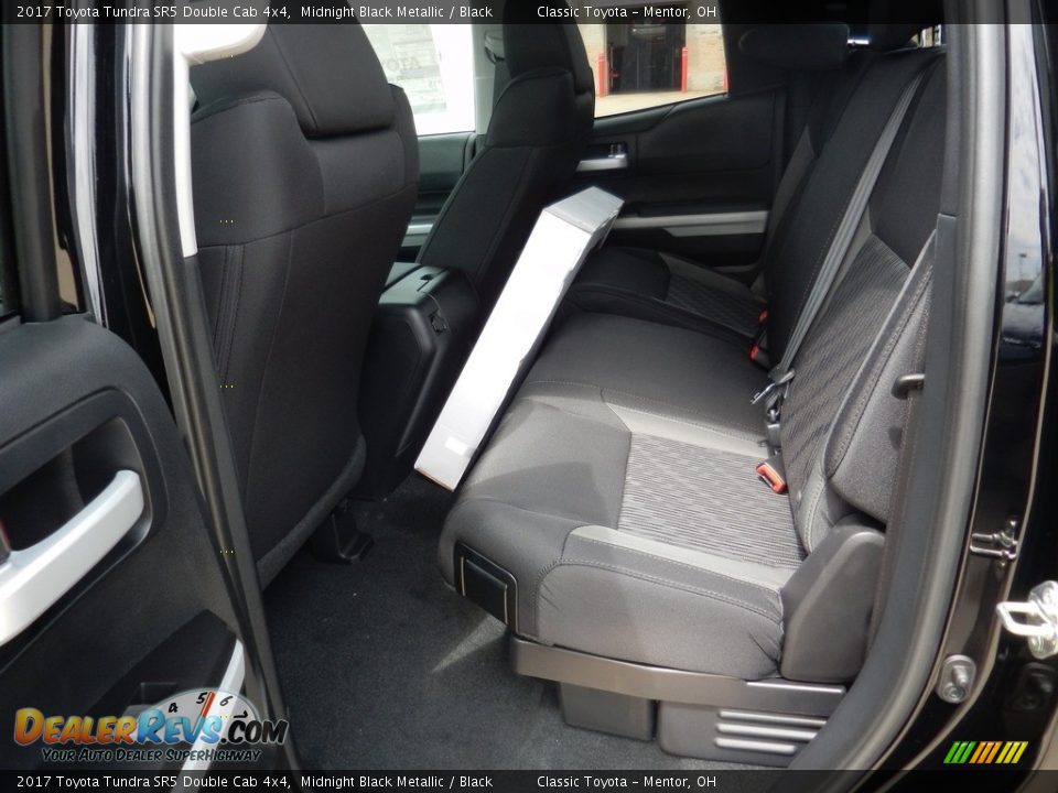 2017 Toyota Tundra SR5 Double Cab 4x4 Midnight Black Metallic / Black Photo #5