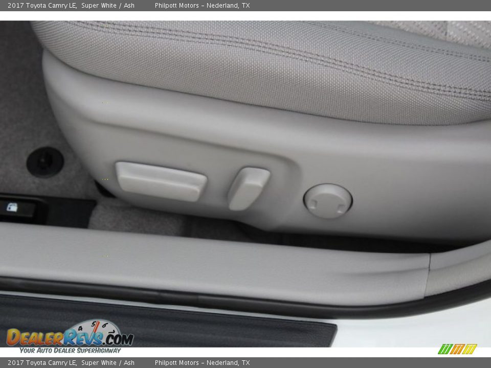 2017 Toyota Camry LE Super White / Ash Photo #10