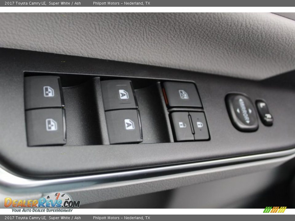 2017 Toyota Camry LE Super White / Ash Photo #16