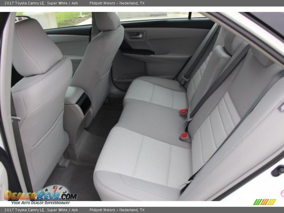 2017 Toyota Camry LE Super White / Ash Photo #20