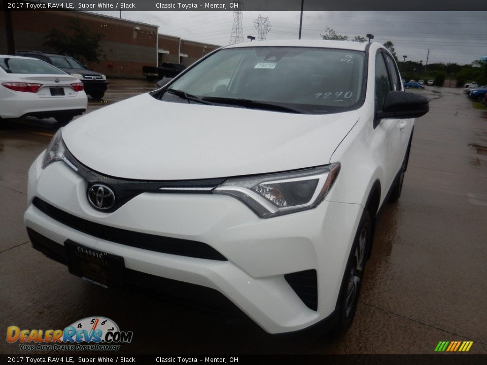 2017 Toyota RAV4 LE Super White / Black Photo #1