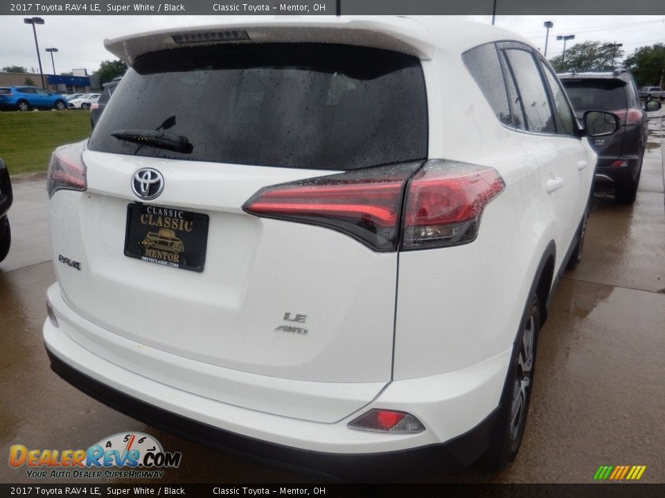 2017 Toyota RAV4 LE Super White / Black Photo #2