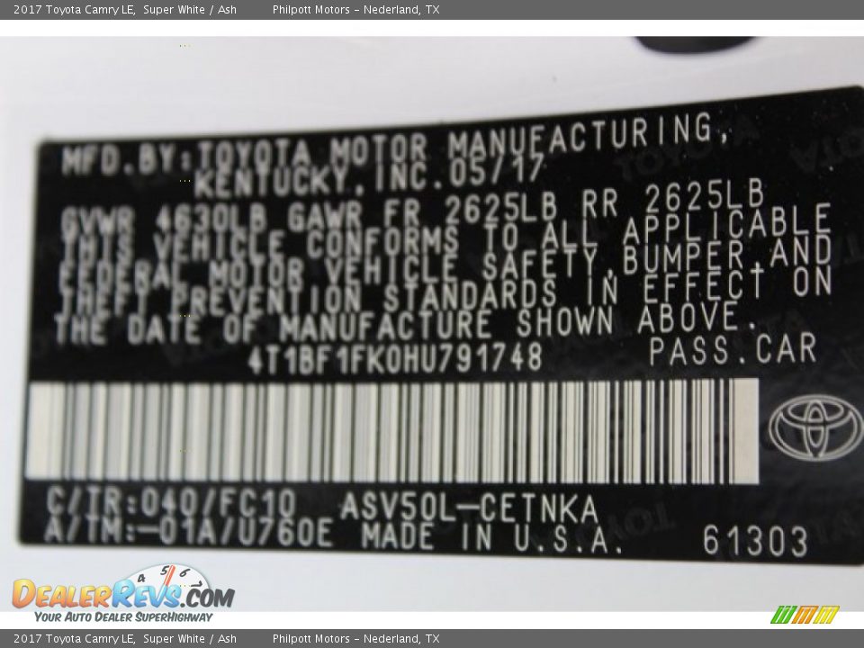 2017 Toyota Camry LE Super White / Ash Photo #26