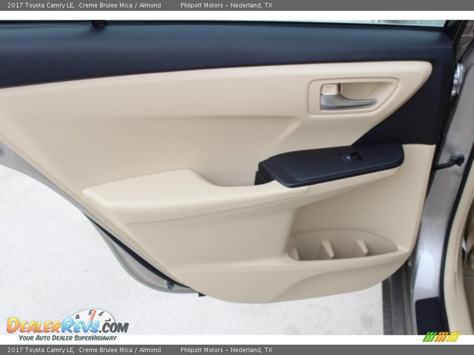 2017 Toyota Camry LE Creme Brulee Mica / Almond Photo #18