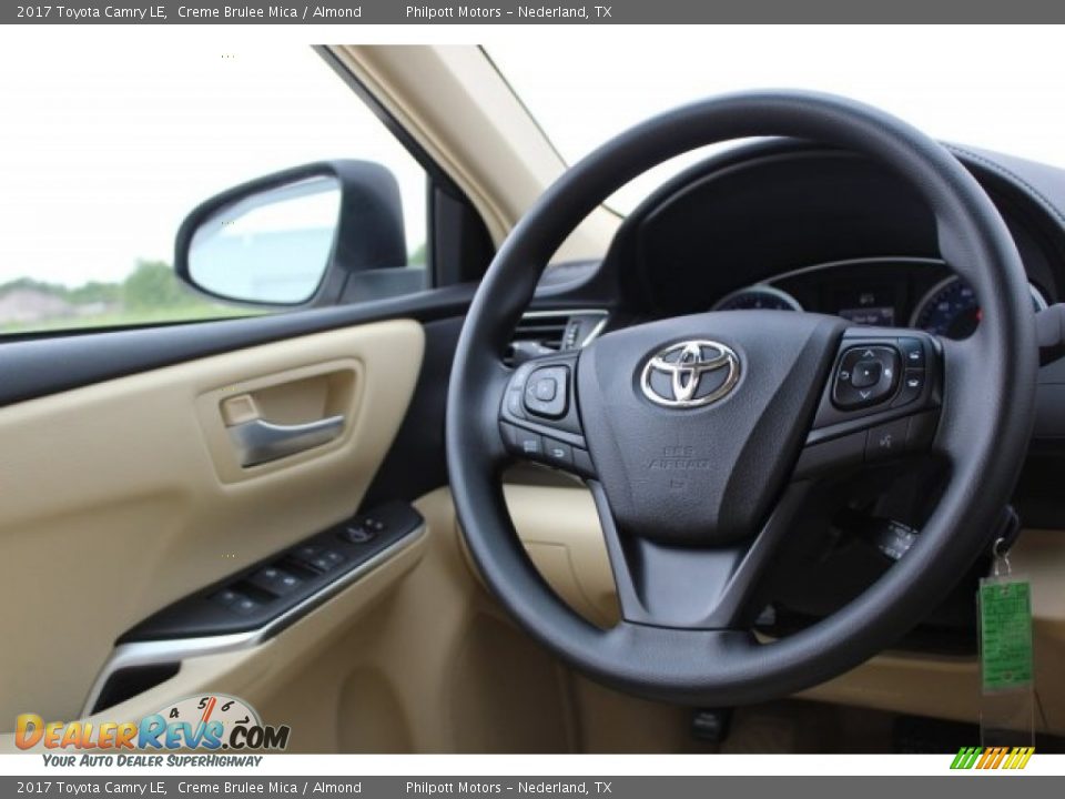 2017 Toyota Camry LE Creme Brulee Mica / Almond Photo #21