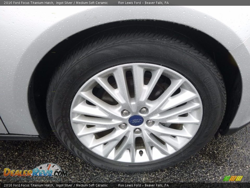 2016 Ford Focus Titanium Hatch Ingot Silver / Medium Soft Ceramic Photo #10