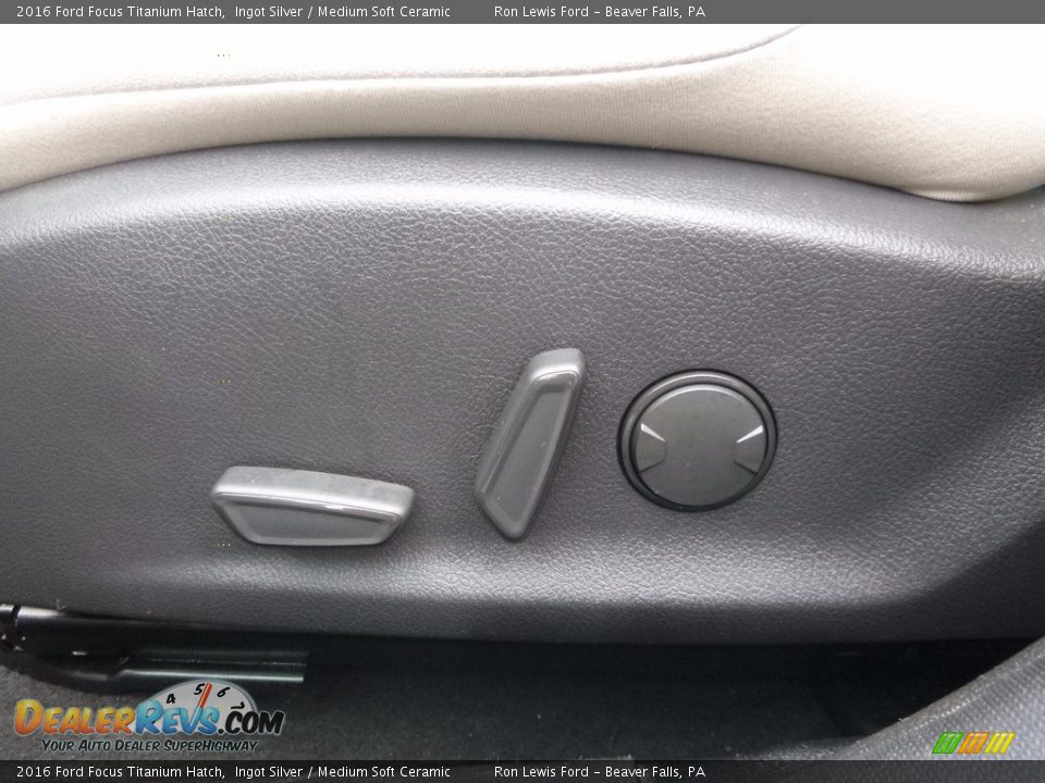 2016 Ford Focus Titanium Hatch Ingot Silver / Medium Soft Ceramic Photo #15