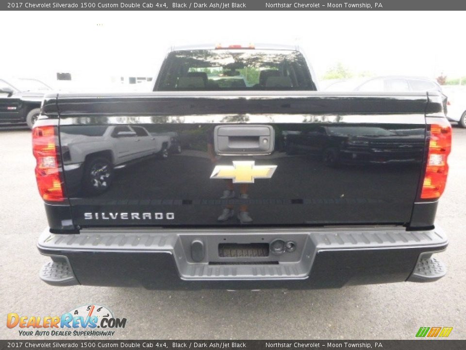 2017 Chevrolet Silverado 1500 Custom Double Cab 4x4 Black / Dark Ash/Jet Black Photo #4