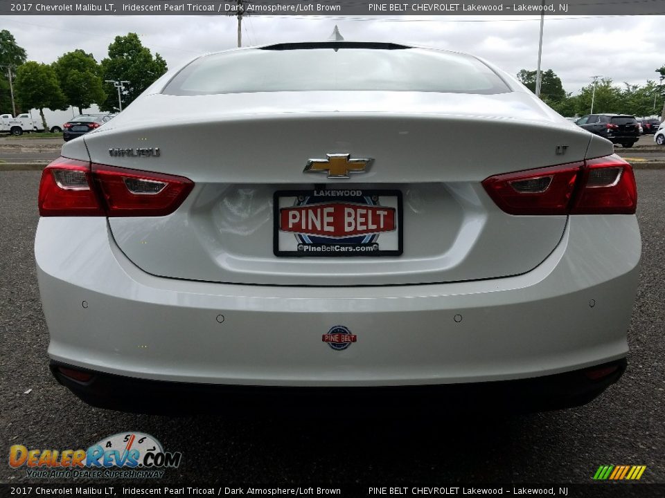 2017 Chevrolet Malibu LT Iridescent Pearl Tricoat / Dark Atmosphere/Loft Brown Photo #5