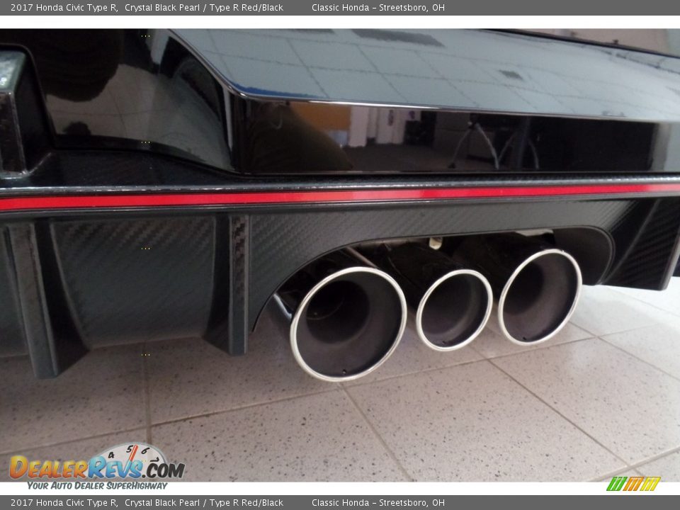 Exhaust of 2017 Honda Civic Type R Photo #13