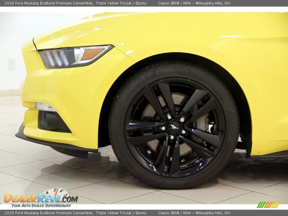 2016 Ford Mustang EcoBoost Premium Convertible Triple Yellow Tricoat / Ebony Photo #35